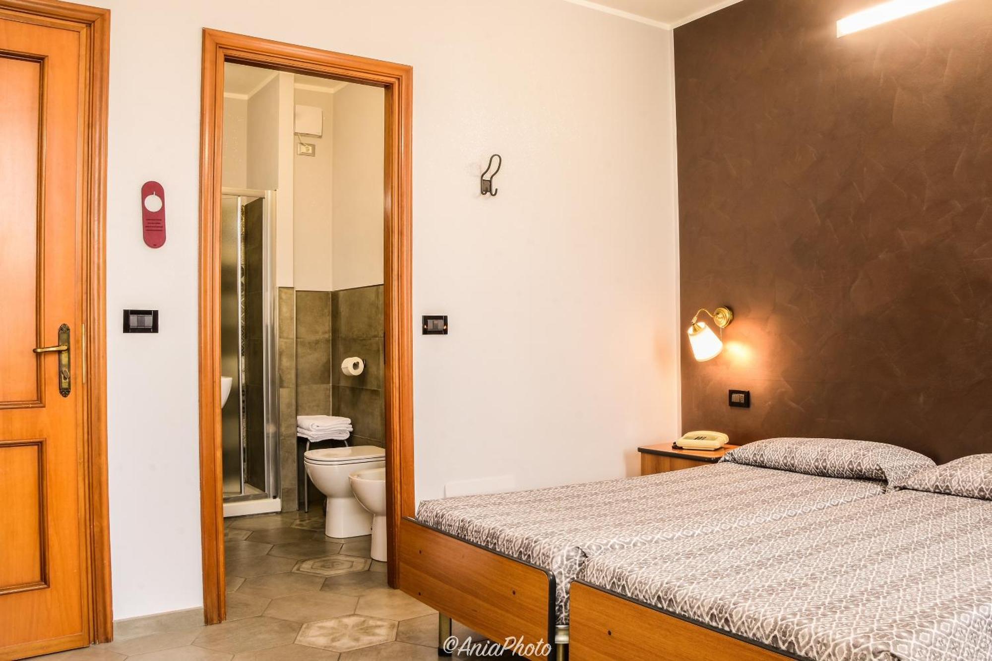 Albergo Florida Taggia Buitenkant foto