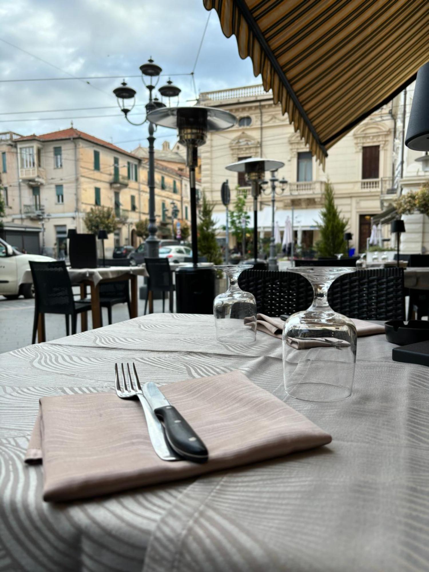Albergo Florida Taggia Buitenkant foto