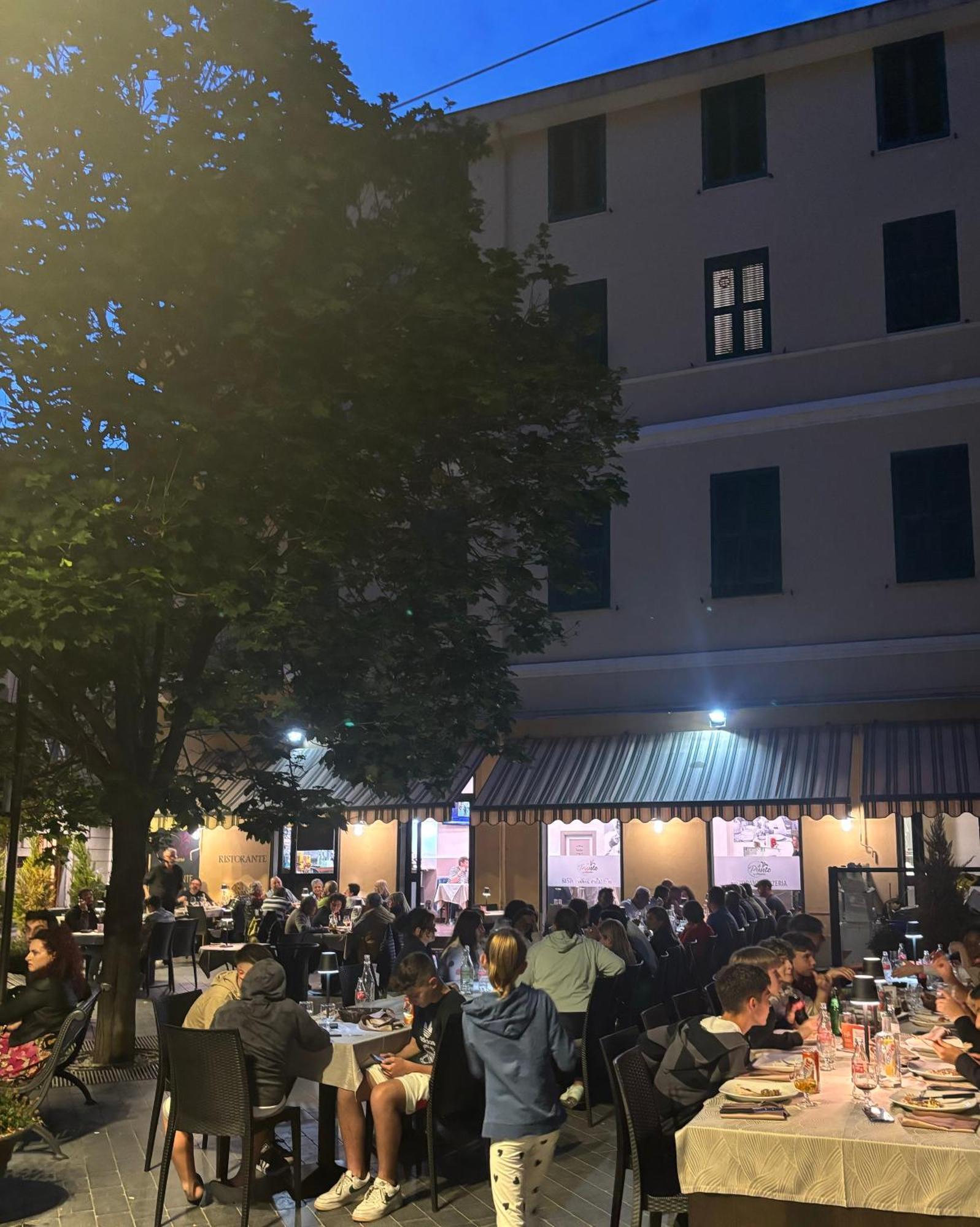Albergo Florida Taggia Buitenkant foto