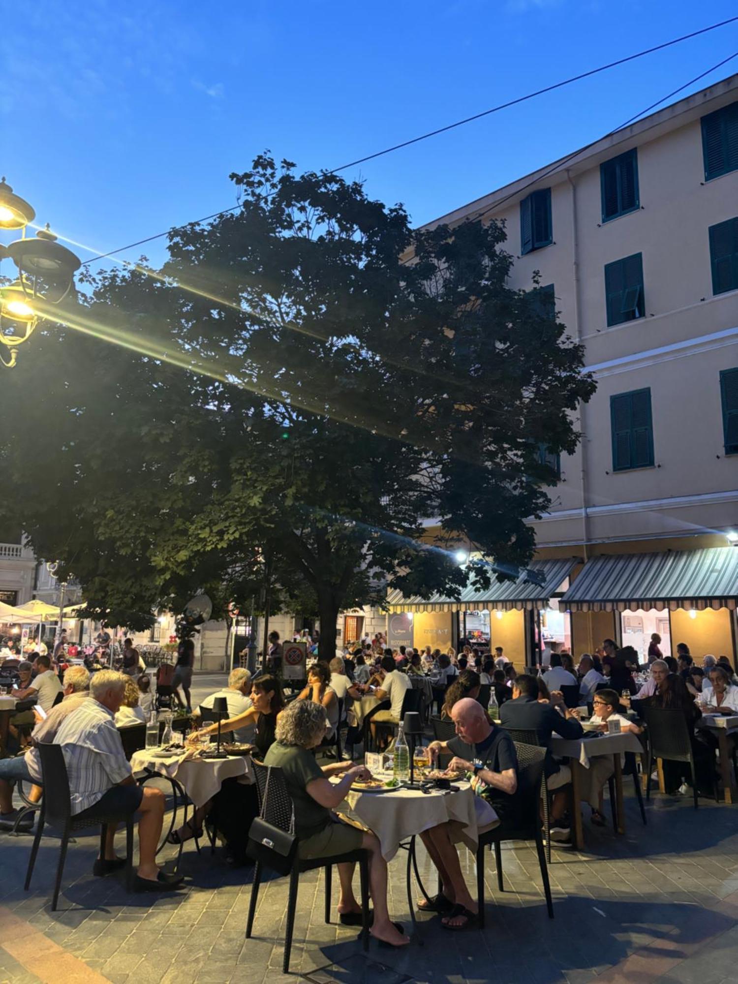 Albergo Florida Taggia Buitenkant foto