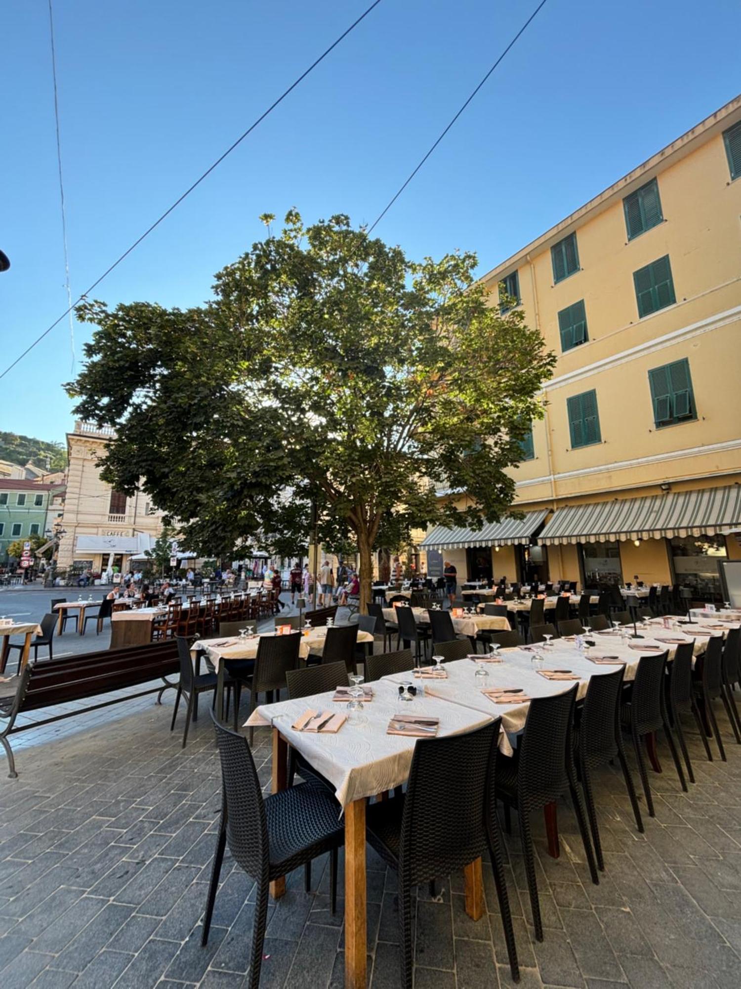 Albergo Florida Taggia Buitenkant foto