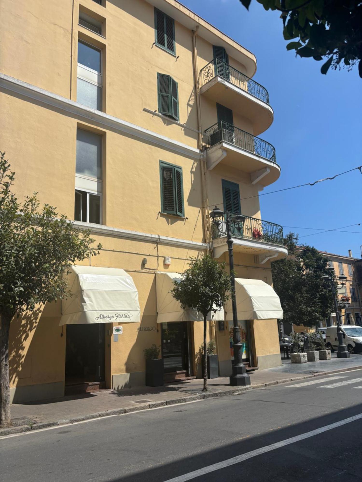 Albergo Florida Taggia Buitenkant foto
